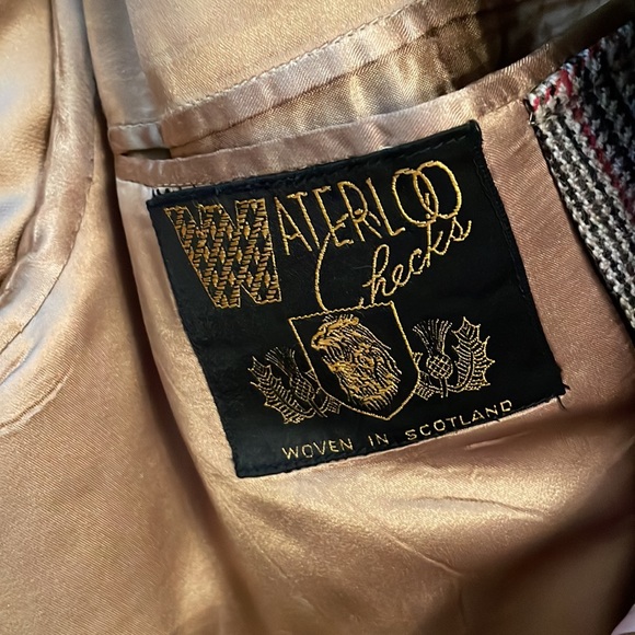 Vintage plaid overcoat woven in Scotland. - Picture 2 of 4